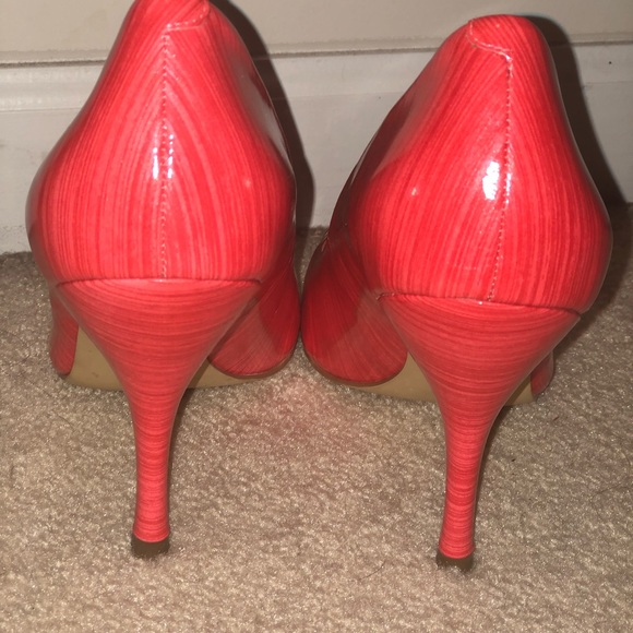 BCBG hot pink heels - Picture 3 of 6